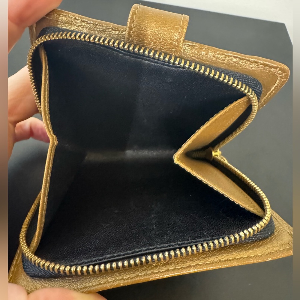Loewe Gold Shimmer Leather Wallet AUTHENTIC EUC Card holder zipper closure - Picture 6 of 13